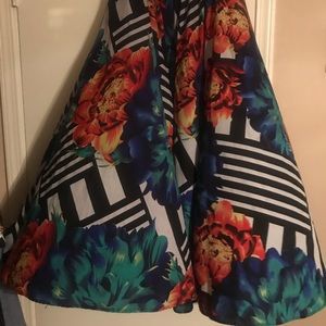 Women’s flare maxi skirt